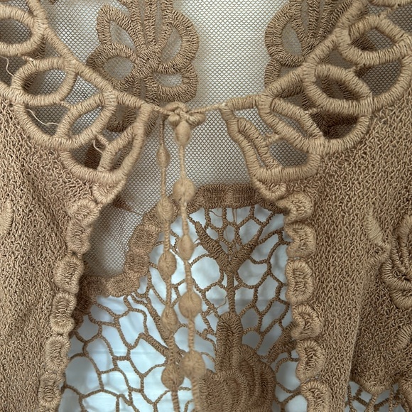 ROOMMATES (Nordstrom) - Boho Lace Vest Tan Size small crochet - Picture 2 of 7